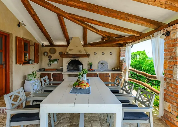 Nyaraló Valy By Interhome Poreč