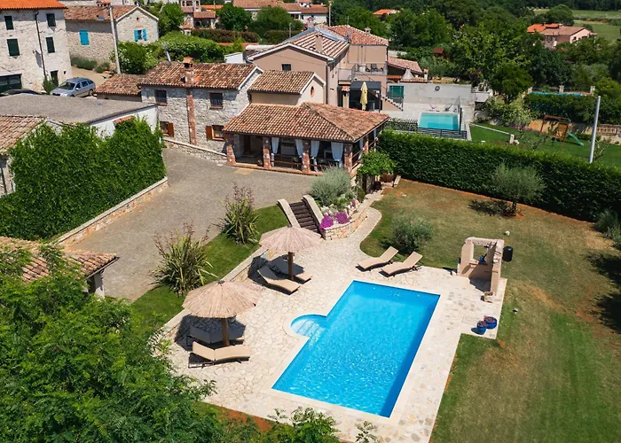 Valy By Interhome Tatil Evi Poreč