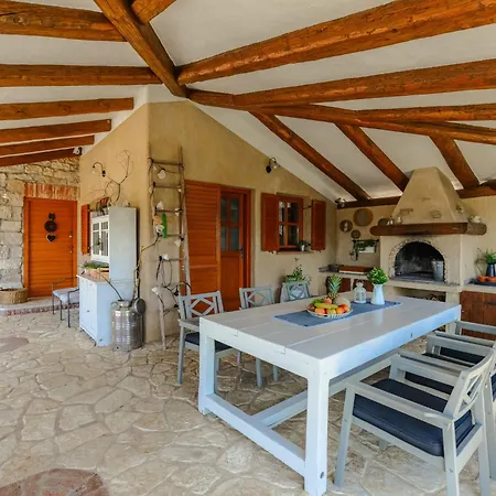 Holiday home Vali By Interhome