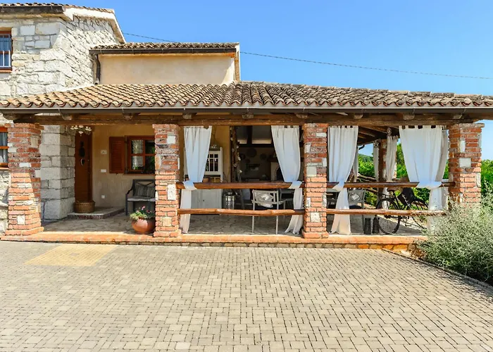 Valy By Interhome Casa vacanze Porec